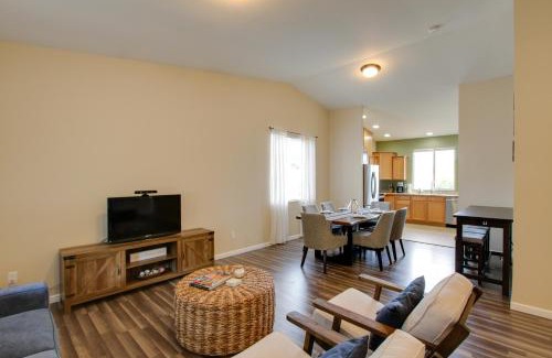 Allyn Casa | Waterfront Allyn Home with Fire Pit and 2 Kayaks!
