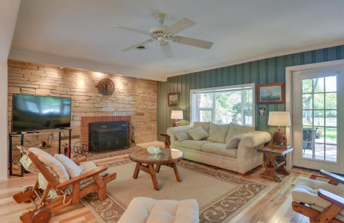 Annapolis Casa | Waterfront Annapolis Home Fire Pit and Fishing Pier