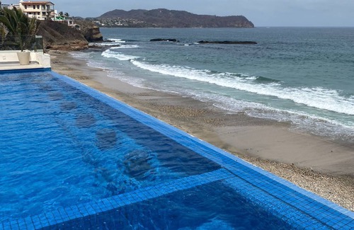 Punta Negra Apartamento | Waterfront apartment on Careyeros beach