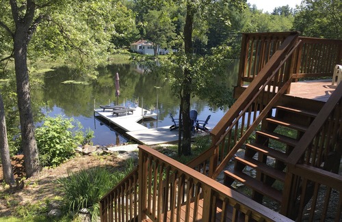 Hinsdale Casa | Waterfront Ashmere Lake House Near Berkshire Attractions