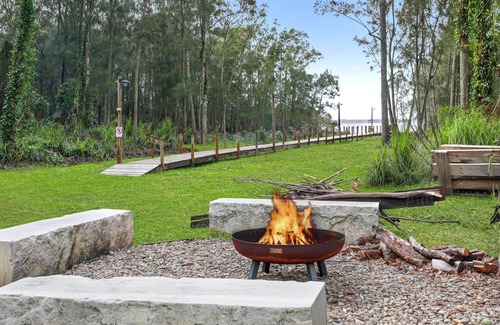 St. Georges Basin Casa | Waterfront Getaway, Pet Friendly – 1 Night Stays!