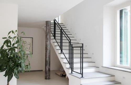 Venezia Nuova Apartamento | Waterfront balcony I Grani 2 Resort Style Suite