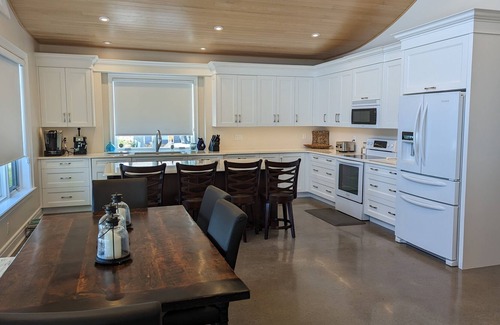 Port Franks Cabina | Lakefront beach house in beautiful Port Franks
