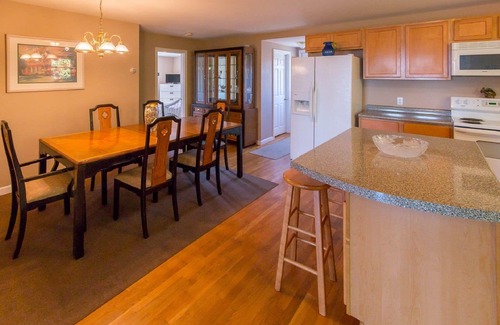 Quonochontaug Casa | Se admiten perros QEBA Private Beach Home w / Beautiful Views-