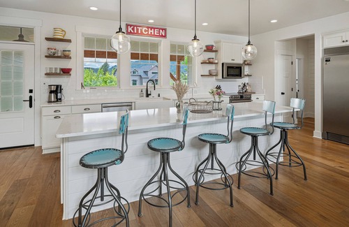 Laclede Casa | Waterfront, Boat Lift, Hot Tub, Luxury Farmhouse