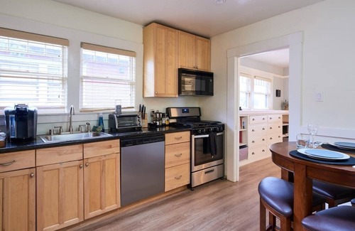 Vallejo Casa | Boutique Bungalow One by Waterfront, a pie de Vallejo Ferry a SF y Winetrain