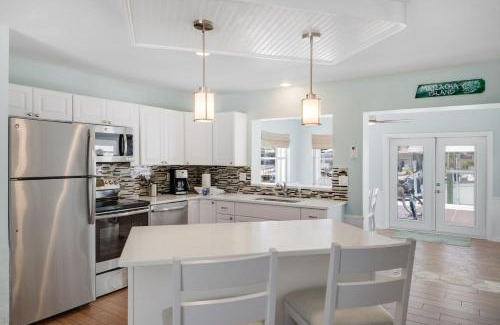 Matlacha Isles Casa | Waterfront Bungalow with Pool and Bikes in Matlacha
