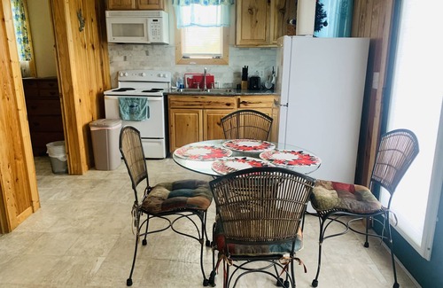 Onalaska Cabina | ♦ ️B & R Waterfront Cabin # 2 ♦ ️ Lake Livingston, Onalaska, Texas