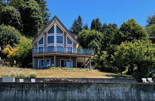 Vashon Island Cabina | Waterfront cabin facing the sunset