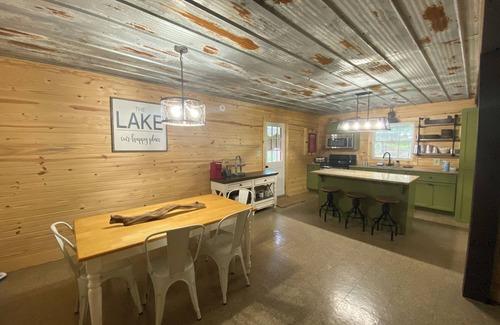 Ashville Cabina | Waterfront Cabin - Neely Henry Lake - Swim, Kayak, Fish & Boat