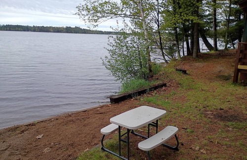 Rhinelander Cabina | Waterfront cabin only 10ft from the waters edge.