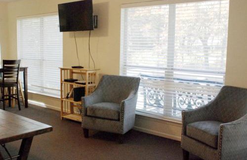 New Braunfels Casa | Waterfront Cabin Rental on the Banks of the Guadalupe River near San Antonio, Texas
