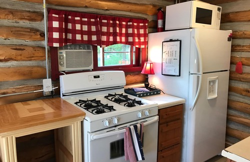 Lac du Flambeau Cabina | Pacífica, prístino lago cabaña de troncos en gran playa con agua clara
