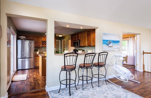 Warsaw Casa | Waterfront Cabin w/ A View! Large Family Retreat + Pet-Friendly