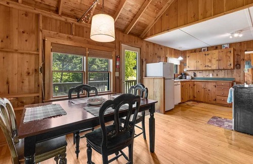 Bar Harbor Cabina | Waterfront Cabin with Unobstructed View of Frenchmen’s Bay. Just a few miles from Acadia National Park & Downtown Bar Harbor | Sleeps 6