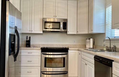 Shoreline Park Casa | Waterfront Camp in Jourdan River Estates
