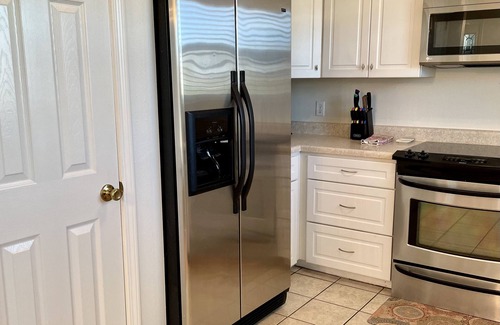 Shoreline Park Casa | Waterfront Camp in Jourdan River Estates