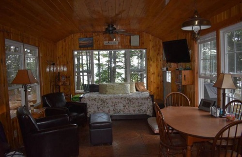 Aurora Cabaña | Waterfront camp with Sandy Beach