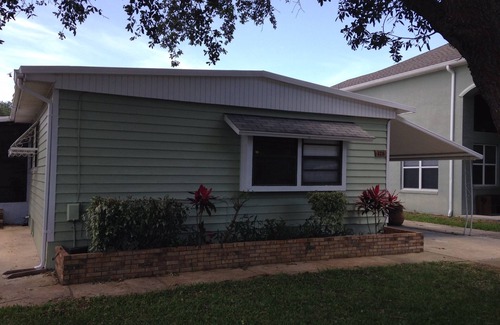 Indian Harbor Estates Casa | Lagoon Cottage-Fisherman's Paradise 2bd / 2 baños con muelle de 25 pies