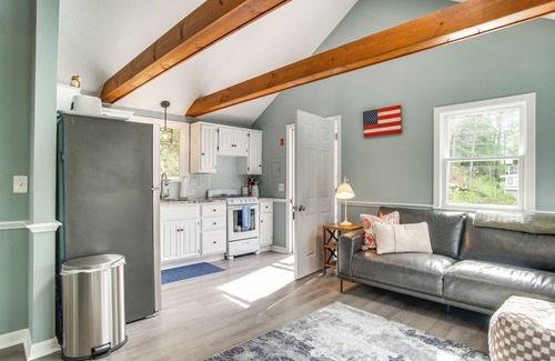 Mashpee Cabaña | Waterfront Cape Cod Cottage on Peter's Pond