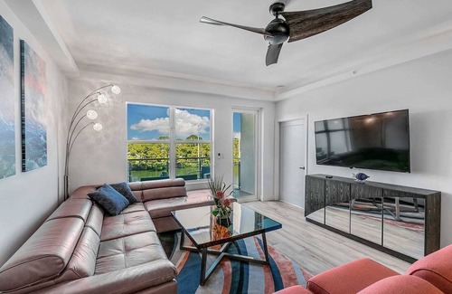 Merritt Island Condominio | Waterfront Captain's Stateroom