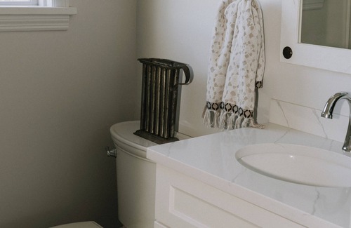 Mount Marion Otro | Waterfront catskills farmstay in a 19th Century historic home on an Alpaca Farm