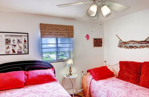 Cedar Key Casa | Waterfront Cedar Key Duplex Home Grill and Dock!