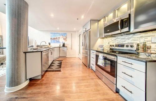 Downtown Cleveland Apartamento | Waterfront Cleveland Apt about 1 Mi to Downtown