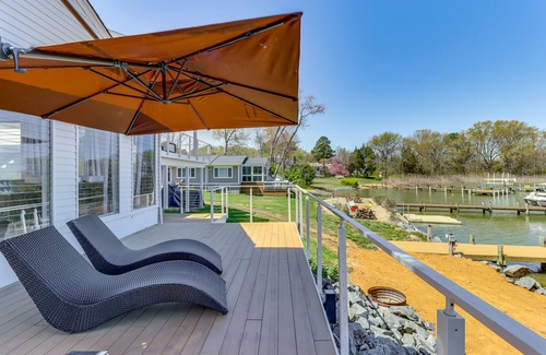 Colonial Beach Apartamento | Waterfront Colonial Beach Studio w/ Boat Dock!
