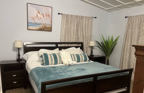 Shady Side Casa | Waterfront Community | Sleeps 6 | Game Room
