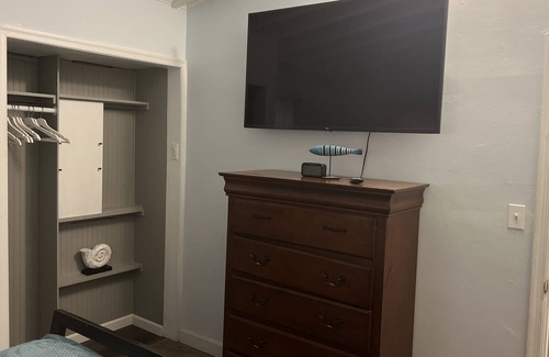 Shady Side Casa | Waterfront Community | Sleeps 6 | Game Room