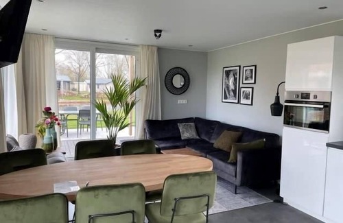 Kaatsheuvel Casa | Detached chalet with 4 bedrooms and 2 bathrooms