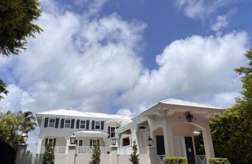 Key Largo Casa | Waterfront Compound - 65' Dock - perfect for Large Families or Corporate Events