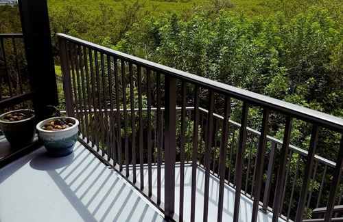 New Smyrna Beach Condominio | Waterfront Condo w/boat slip on the intercostal!