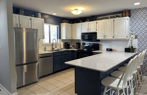 Osage Beach Condominio | Waterfront Condo Lake of the Ozarks Surrounded by State Park Boat Slip available
