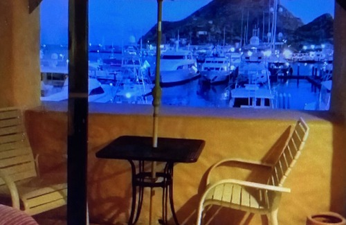 Centro Condominio | Waterfront condo on the marina