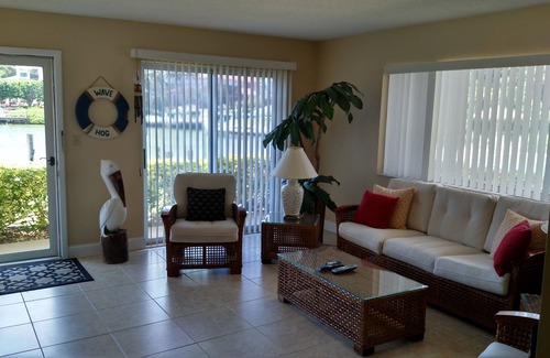 Coquina Sands Condominio | Condominio frente al mar cerca de Lowdermilk Park en Nápoles FL