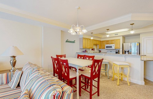 Indian Beach Condominio | Waterfront condo with shared pool, gym & game room, close to everything