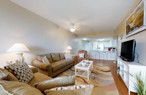 Fort Morgan Pines Condominio | Waterfront condo with bay views, pool, hot tub, boat ramp, & private balcony
