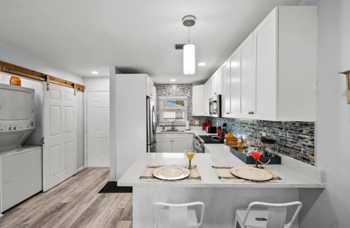 Caloosahatchee Condominio | Waterfront Condo with Pool & Boat Slip