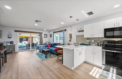 Caloosahatchee Condominio | Waterfront Condo with Pool & Boat Slip