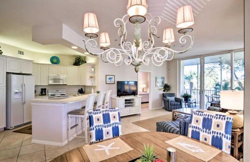 Vanderbilt Beach Apartamento | Waterfront Condo with Lanai and Views - Walk to Beach!