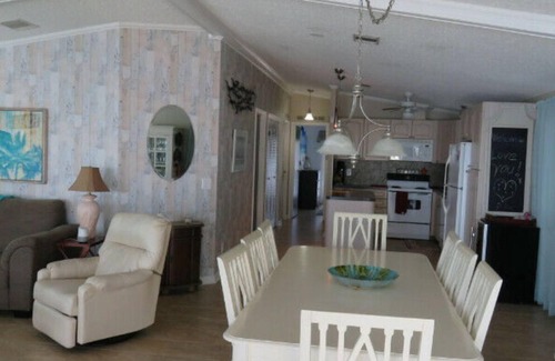 Pembroke Park Casa | Waterfront cottage with 3 bedrooms & 3 beds