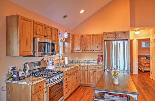 Great Barrington Cabaña | Casa frente al mar - 10 minutos de Great Barrington!