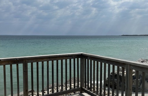 Craigleith Cabaña | Waterfront cottage on Georgian bay