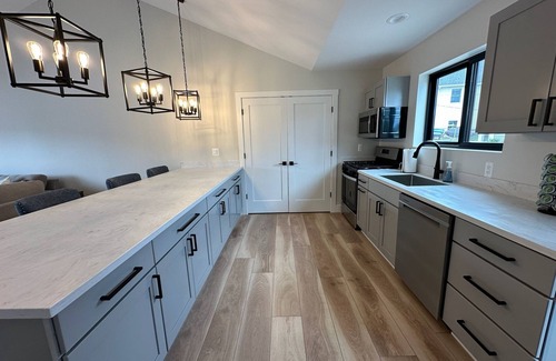 Lake Orion Cabaña | Waterfront Cottage in Lake Orion
