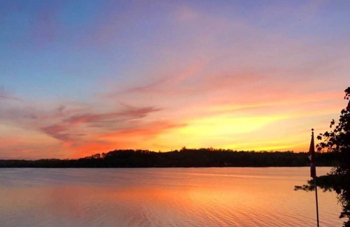 Selwyn Cabaña | Waterfront Cottage close to city