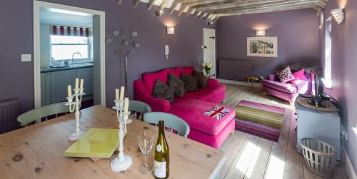 Aldeburgh Casa | Waterfront Cottage