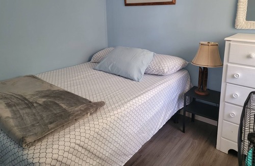 Greater Napanee Cabaña | WATERFRONT COTTAGE IN GREATER NAPANEE UNIT B 4305 County road 9, Grater Napane