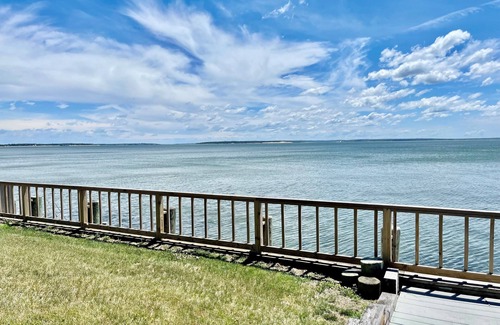 Laurel Casa | Waterfront Cottage in Long Island Wine Country
